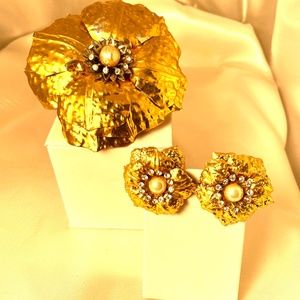 Geoffrey Beene Handmade runway pin & ec set w/ faux pearl rhinestone FINAL PRICE